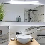 Stylish House With Yard 4 Pers *