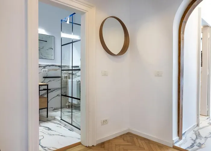 Stylish House With Yard 4 Pers Bükreş