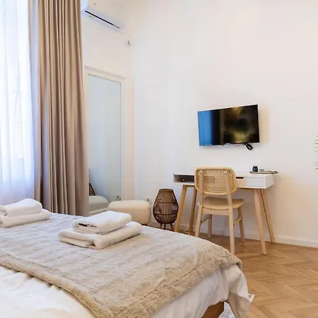 Διαμέρισμα Stylish House With Yard 4 Pers *